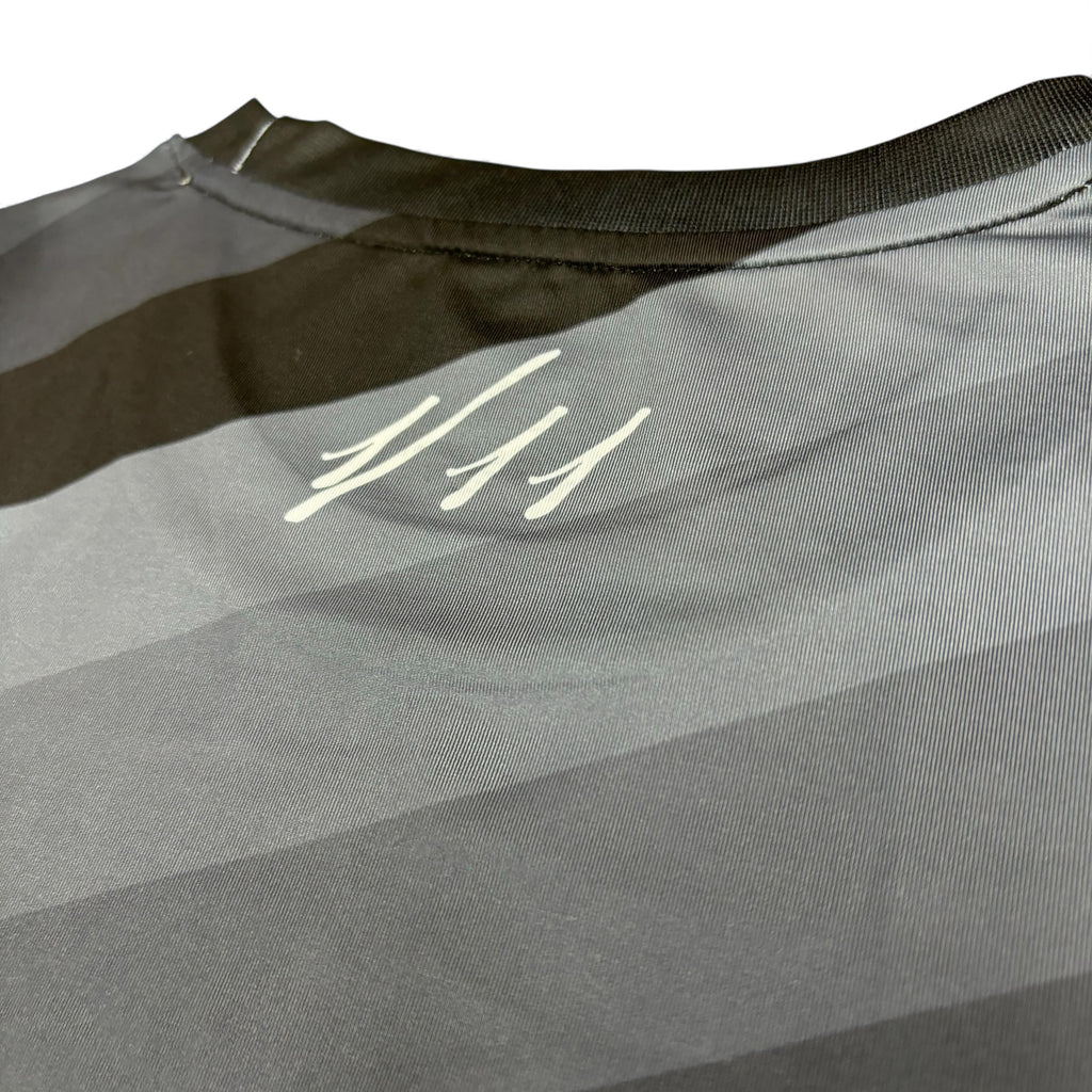 DRBLZ “モーション” ロングTシャツ