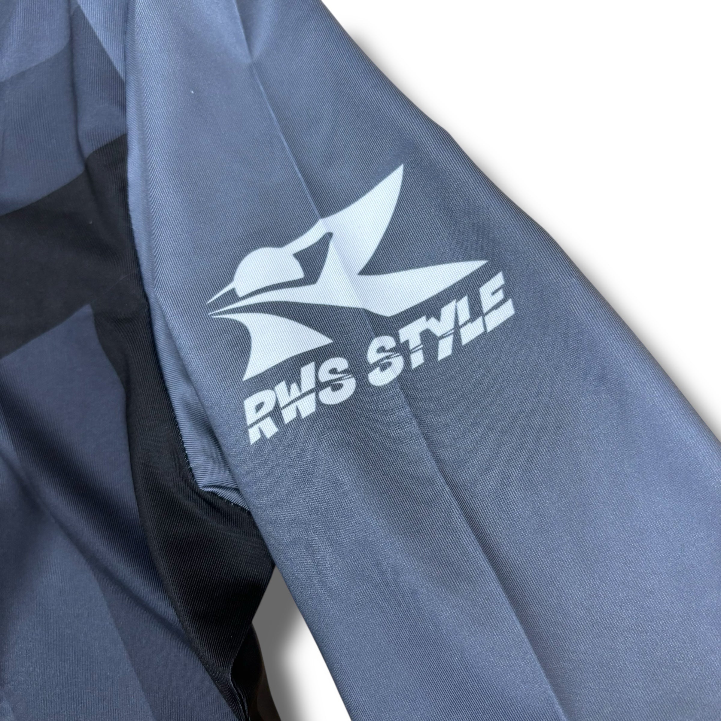 DRBLZ “モーション” ロングTシャツ