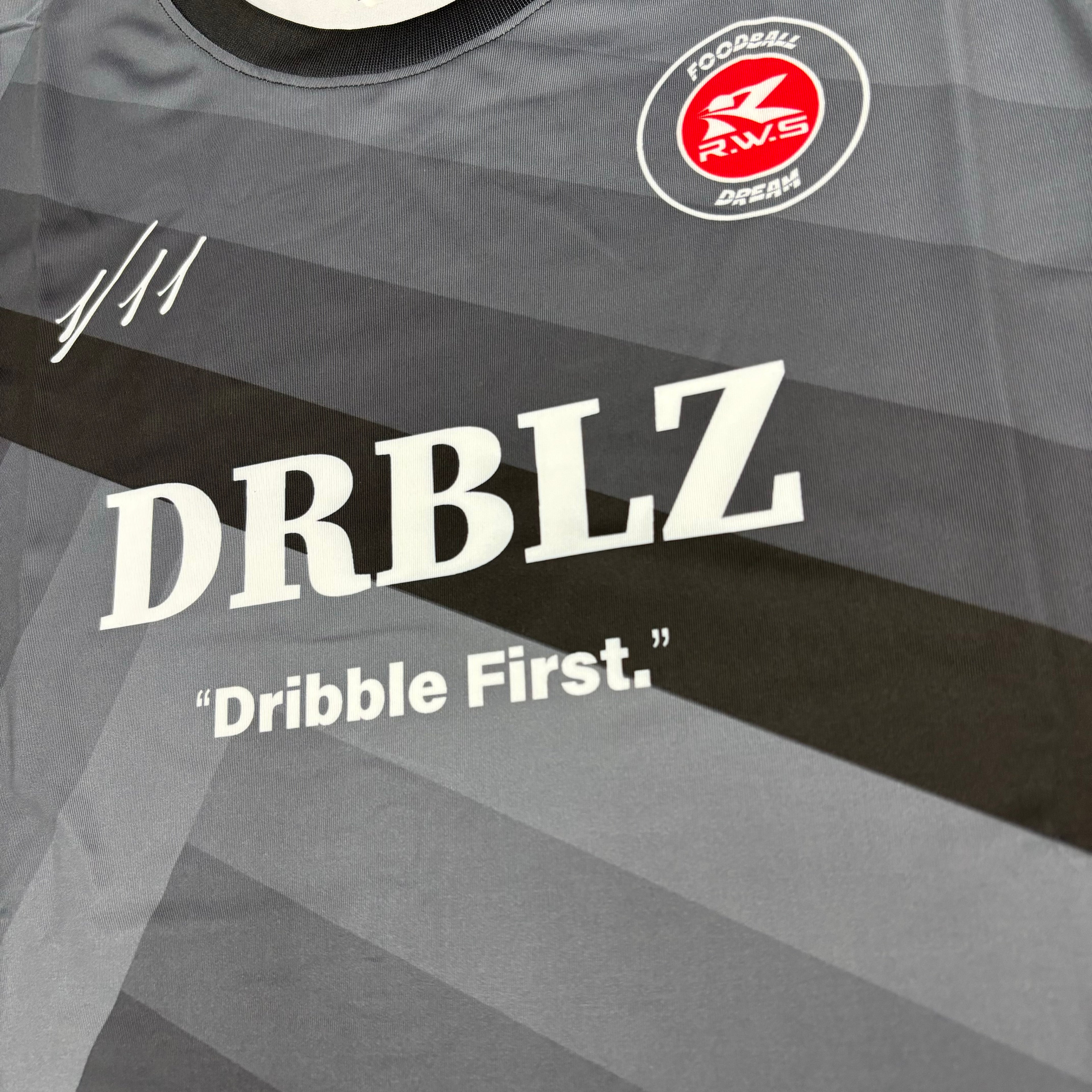 DRBLZ “モーション” ロングTシャツ